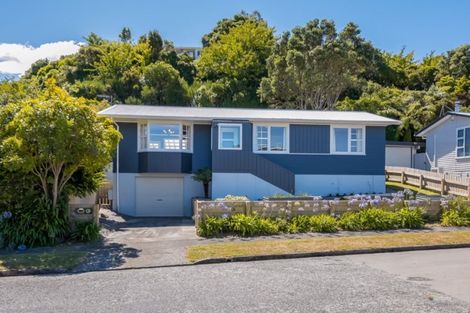 Photo of property in 9 Laburnum Grove, Maungaraki, Lower Hutt, 5010