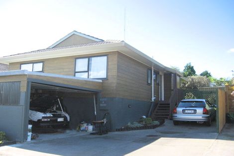 Photo of property in 1/18 De Quincey Terrace, Highland Park, Auckland, 2010