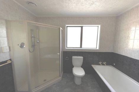 Photo of property in 122 Triangle Road, Massey, Auckland, 0614