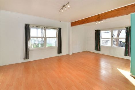 Photo of property in 7 Kaipara Crescent, Helensville, 0800