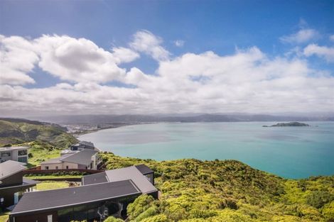 Photo of property in 6 Bendigo Grove, Newlands, Wellington, 6037