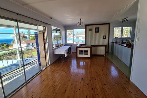 Photo of property in 114 Pacific Parade, Army Bay, Whangaparaoa, 0930