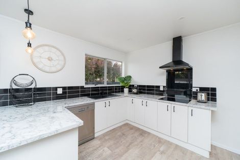 Photo of property in 9 Hinau Place, Cloverlea, Palmerston North, 4412