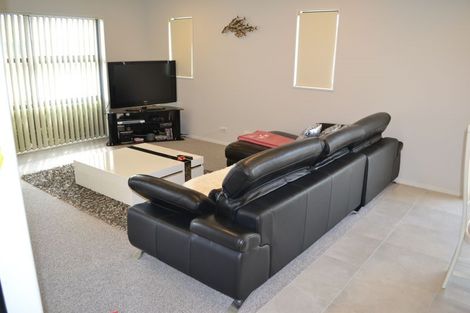 Photo of property in 2 Mccathie Drive, Flat Bush, Auckland, 2019