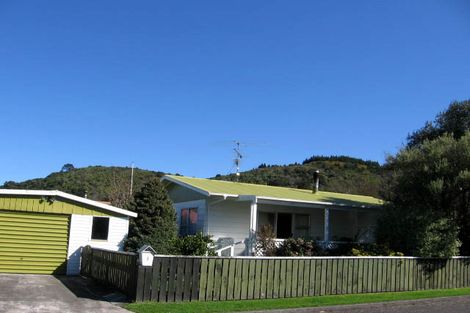 Photo of property in 1 Kowhai Grove, Featherston, 5710