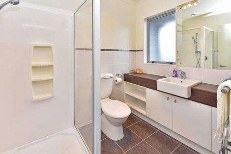 Photo of property in 17 Turnberry Drive, Wattle Downs, Auckland, 2103