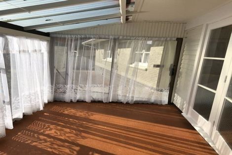 Photo of property in 13 The Rosebowl, Sunnyhills, Auckland, 2010