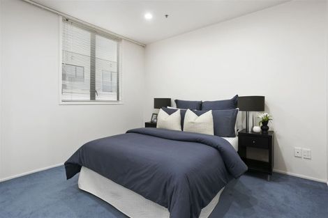 Photo of property in 5a/173 Hurstmere Road, Takapuna, Auckland, 0622