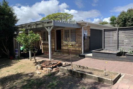 Photo of property in 22 Botany Road, Howick, Auckland, 2010