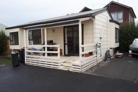 Photo of property in 16a Peer Street, Upper Riccarton, Christchurch, 8041