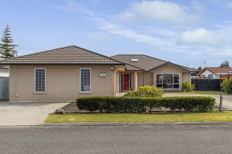 Photo of property in 2 Fuller Close, Levin, 5510