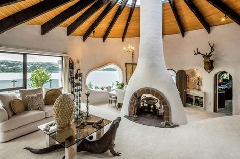 Photo of property in 82 Seaview Road, Paremata, Porirua, 5024