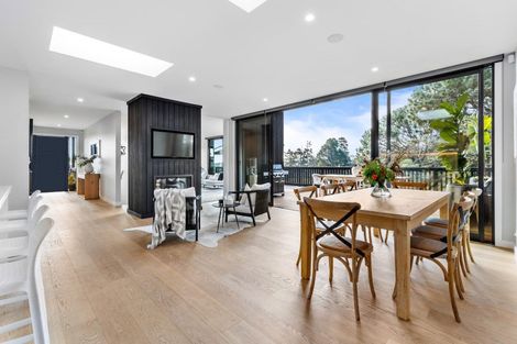 Photo of property in 30a Bernard Magnus Lane, Greenhithe, Auckland, 0632