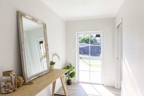 Photo of property in 17 Bluegum Road, Paraparaumu Beach, Paraparaumu, 5032