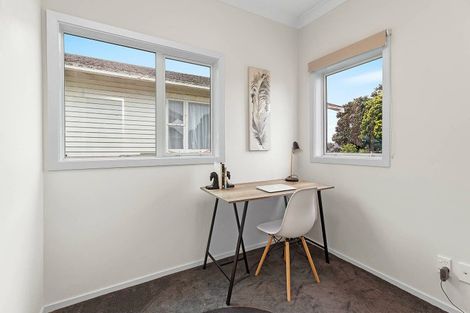 Photo of property in 56 Maupuia Road, Maupuia, Wellington, 6022