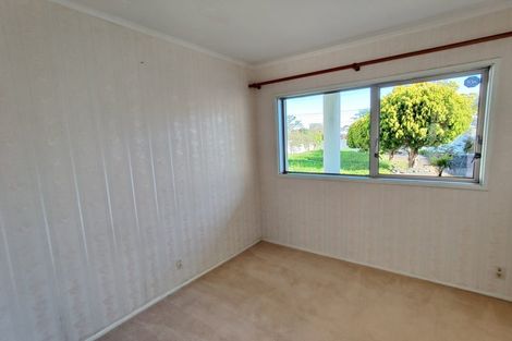 Photo of property in 271 Bleakhouse Road, Mellons Bay, Auckland, 2014