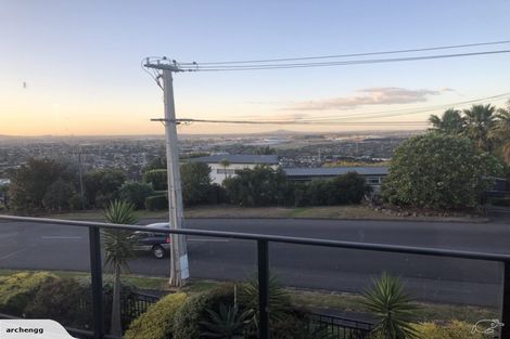 Photo of property in 131 Redoubt Road, Goodwood Heights, Auckland, 2105
