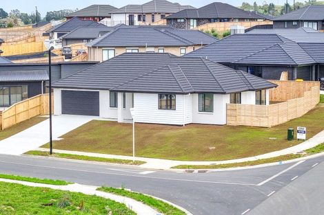 Photo of property in 2 Bathurst Crescent, Pokeno, 2402