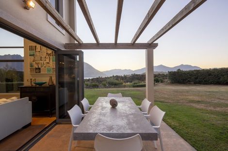 Photo of property in 5 Scenic Drive, Drift Bay, Queenstown, 9371