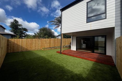 Photo of property in 7/21 Divich Avenue, Te Atatu South, Auckland, 0610