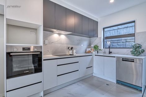 Photo of property in 11/13 Grove Lane, Pakuranga, Auckland, 2010