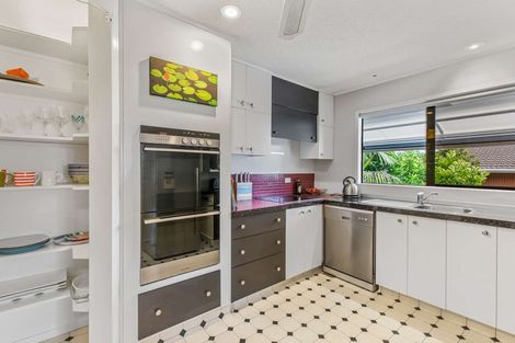 Photo of property in 54 The Circle, Manly, Whangaparaoa, 0930