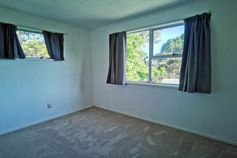 Photo of property in 38 Easton Park Parade, Glenfield, Auckland, 0629