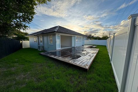 Photo of property in 117 Vodanovich Road, Te Atatu South, Auckland, 0610