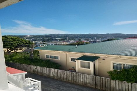 Photo of property in 5 Claremont Grove, Mount Victoria, Wellington, 6011