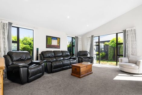 Photo of property in 1 Bargrove Close, Halswell, Christchurch, 8025