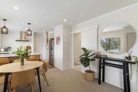 Photo of property in 2/26 Corunna Road, Milford, Auckland, 0620