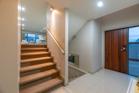 Photo of property in 45 Forrest Hill Road, Milford, Auckland, 0620