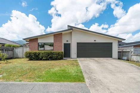 Photo of property in 17 Sunstone Crescent, Brown Owl, Upper Hutt, 5018