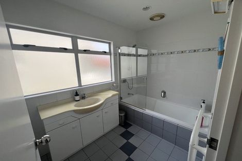 Photo of property in 17a Beach Road, Manly, Whangaparaoa, 0930