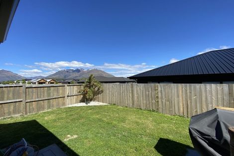 Photo of property in 31 Shepherd Road, Jacks Point, Queenstown, 9371