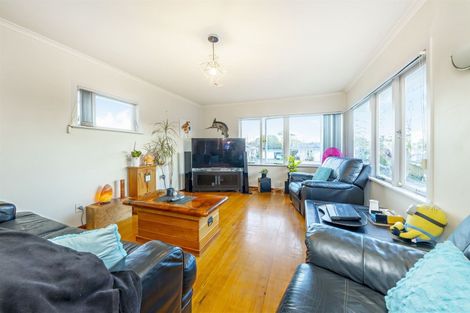 Photo of property in 147 Ennis Avenue, Pakuranga Heights, Auckland, 2010