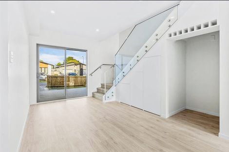 Photo of property in 11 Farranfore Road, Opaheke, Papakura, 2113