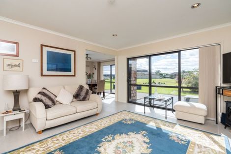 Photo of property in 12 Ngatiti Place, One Tree Point, 0118