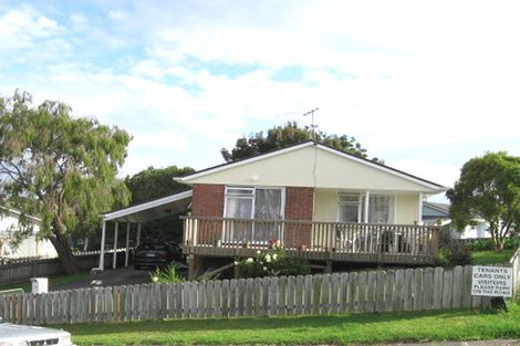 Photo of property in 13 Backhurst Grove, Massey, Auckland, 0614