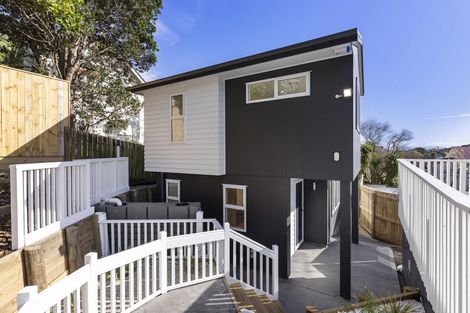 Photo of property in 1 Pinnacle Street, Seatoun, Wellington, 6022