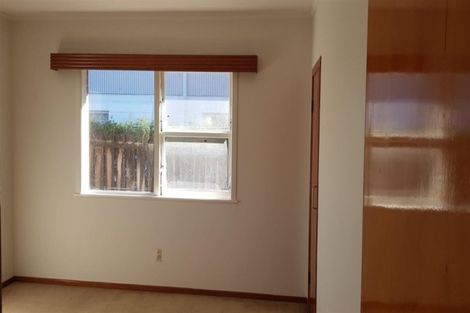 Photo of property in 12 Mickle Street, Te Atatu South, Auckland, 0610