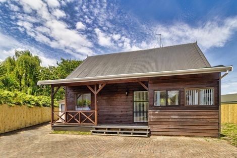 Photo of property in 1/13 Blanes Road, Weymouth, Auckland, 2103