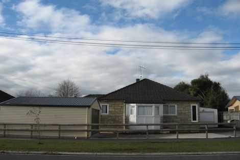 Photo of property in 2 Casey Avenue, Fairfield, Hamilton, 3214