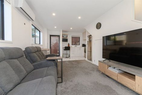 Photo of property in 2/10 Yeovil Road, Te Atatu Peninsula, Auckland, 0610