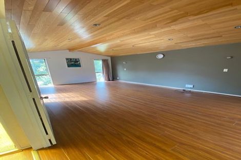 Photo of property in 1/13 Saddleback Rise, Murrays Bay, Auckland, 0630