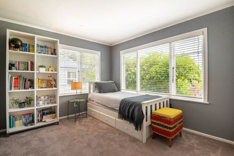 Photo of property in 61 Hanlon Crescent, Narrow Neck, Auckland, 0624