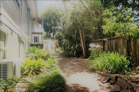 Photo of property in 19 Stallard Place, Glen Eden, Auckland, 0602