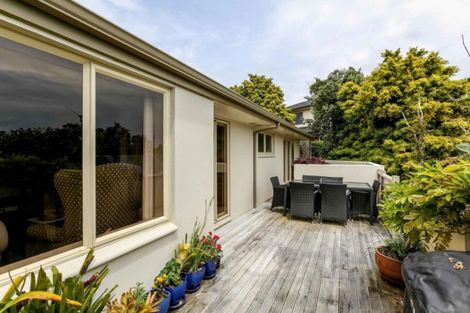 Photo of property in 1 Orlando Close, Frankleigh Park, New Plymouth, 4310