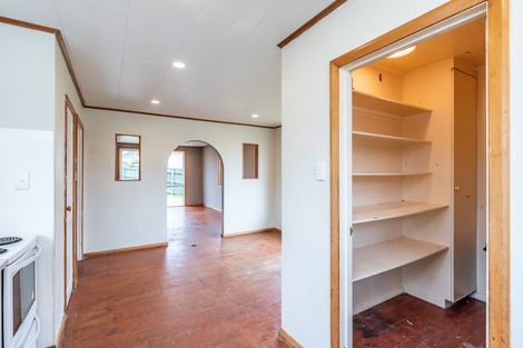 Photo of property in 25 Matahourua Crescent, Cannons Creek, Porirua, 5024