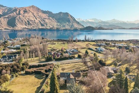Photo of property in 261 Beacon Point Road, Wanaka, 9305